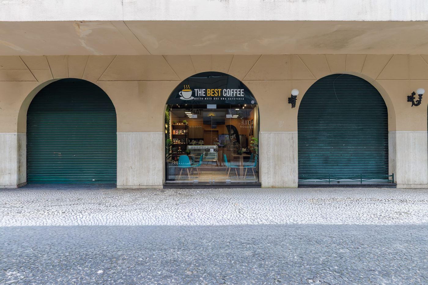 Fachada da cafeteria concluída
